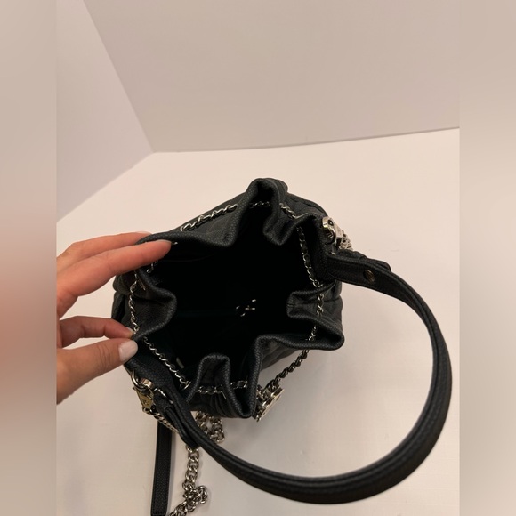 Caviar Flat Quilted CC Chain Bucket Drawstring Bag Black - Picture 12 of 14